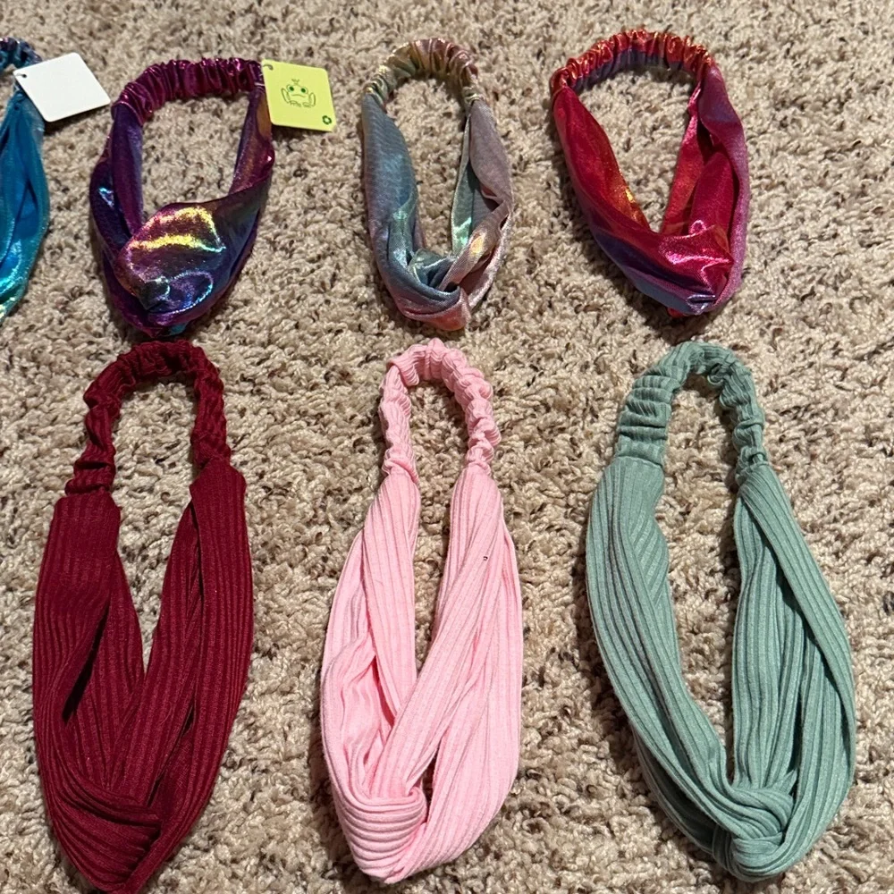 Bundle of 17 girls headbands 6 metallics 10 neutrals and 1 with tie on top